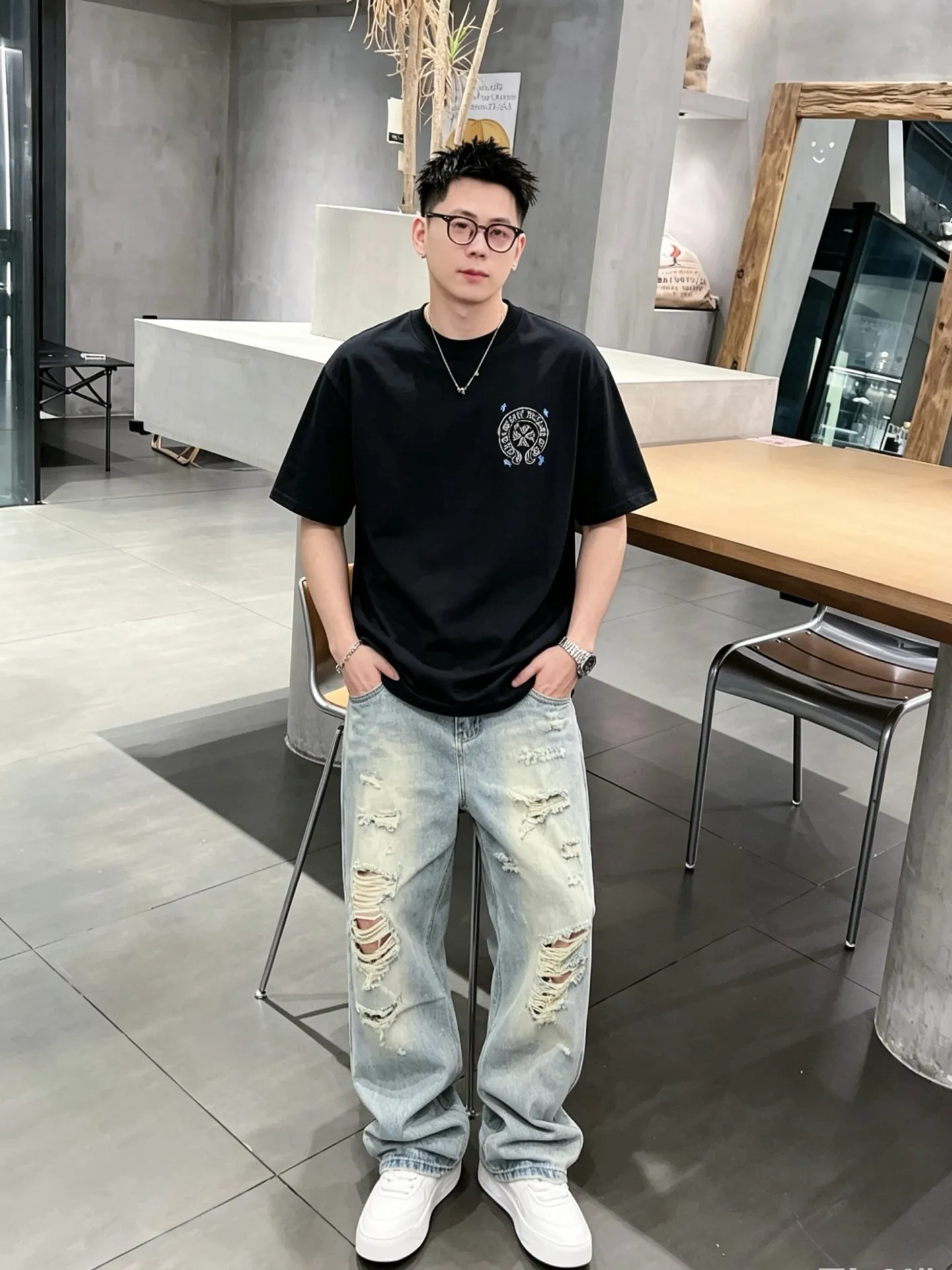 【 】 CHNew Arrival logo T